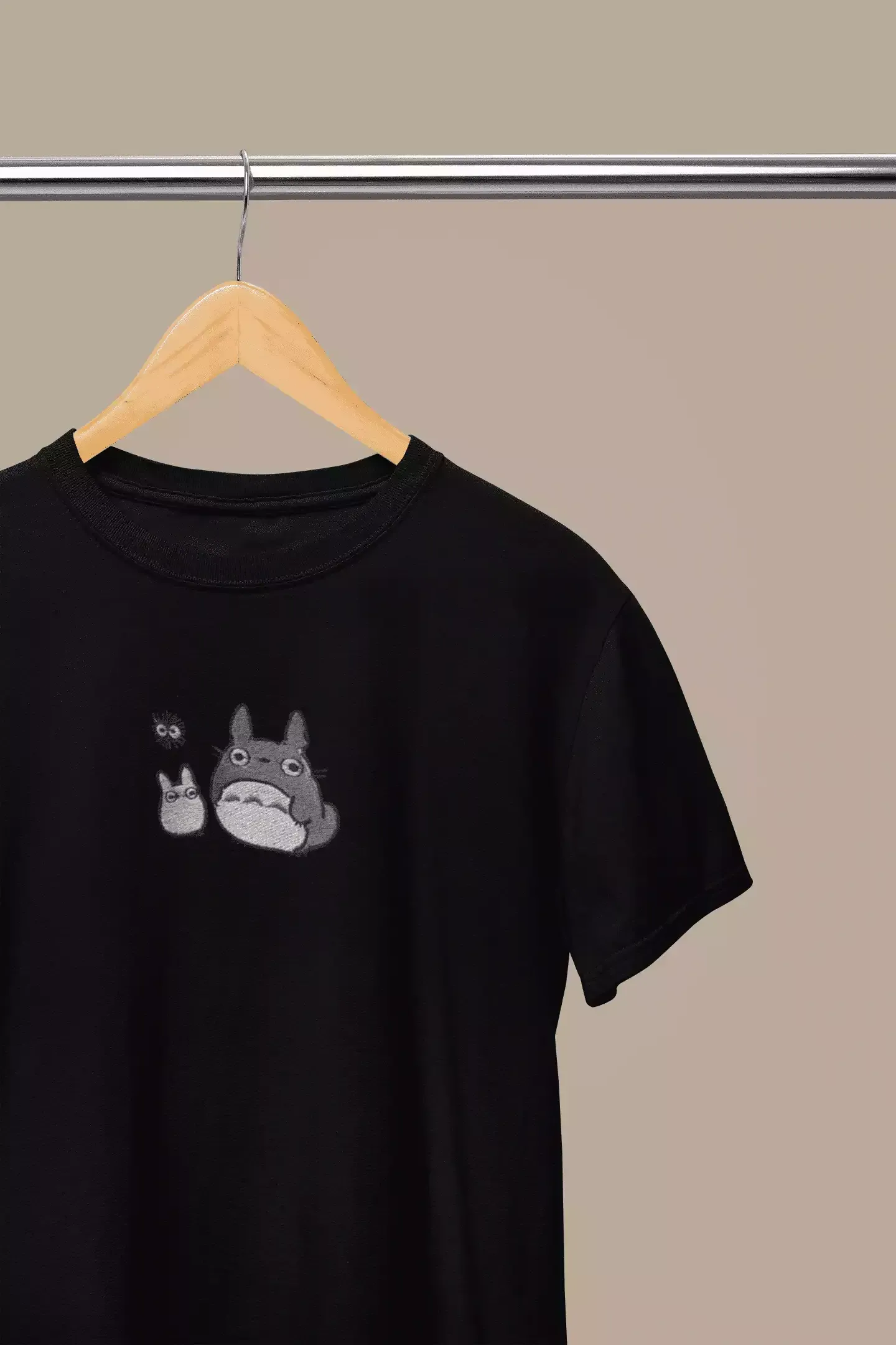Totoro — T-shirt