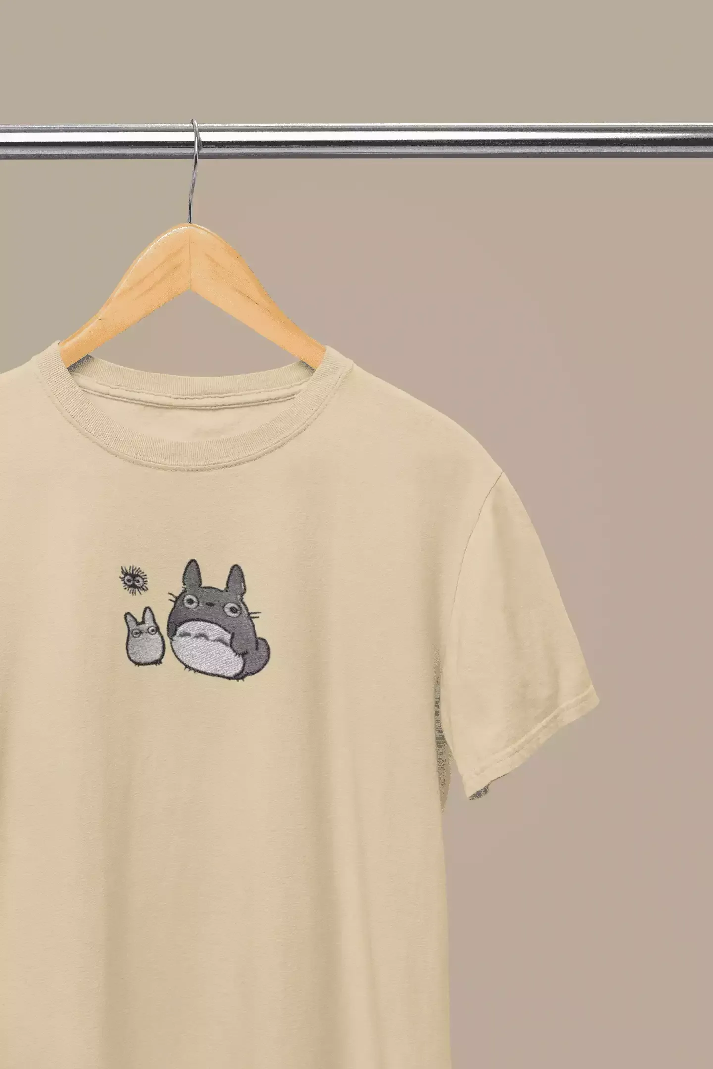 Totoro — T-shirt